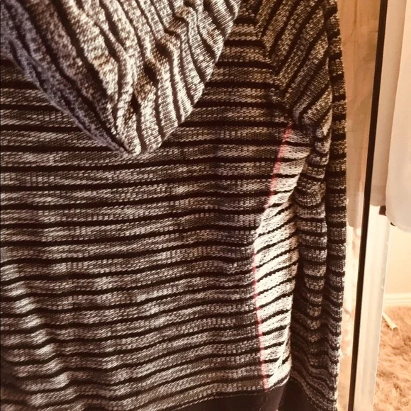 Top - Picture 4 of 4